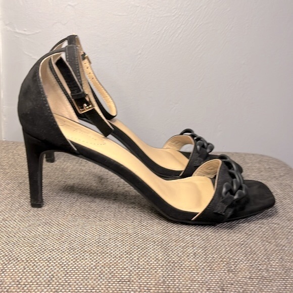 C Comfort black strappy heels, size 9W. - Picture 5 of 13